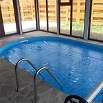 къща александрова с басейн вътрешен и отопляем Villa *