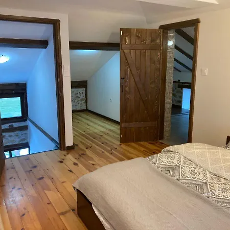 къща александрова с басейн вътрешен и отопляем *