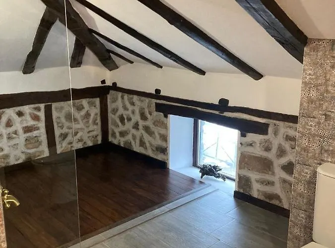 къща александрова с басейн вътрешен и отопляем Villa