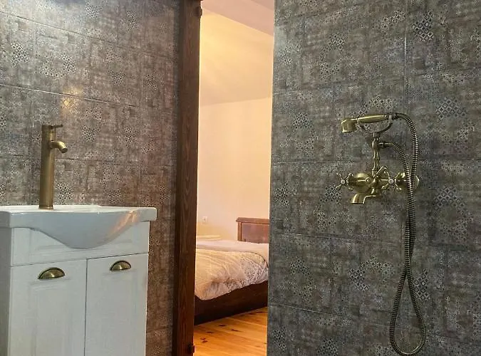 къща александрова с басейн вътрешен и отопляем